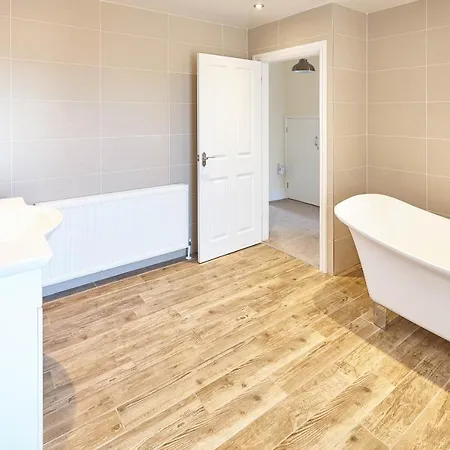 Host & - Rosemill Holiday home *
