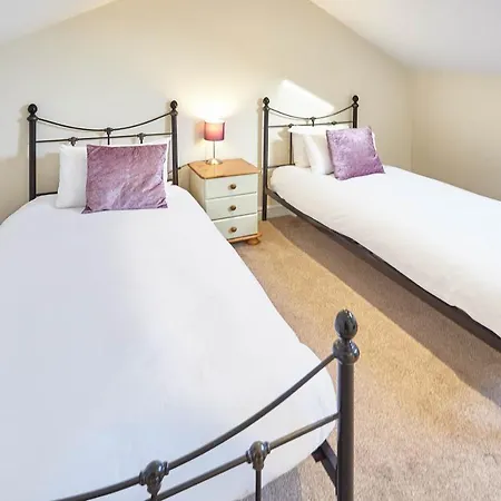 Host & - Rosemill Holiday home