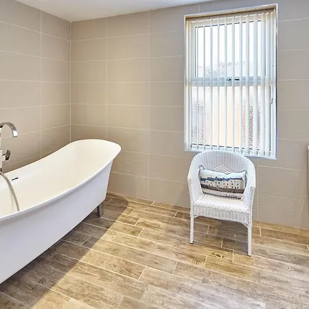 Host & - Rosemill Holiday home *